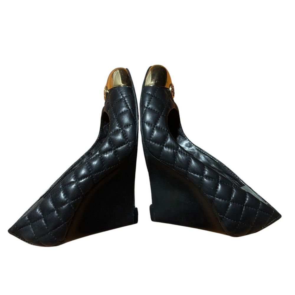 Tory Burch Kaitlin Wedge in Black and Gold- Size 7 - Picture 5 of 8